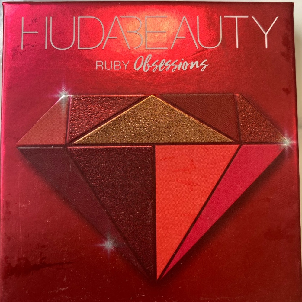 HUDA BEAUTY EYESHADOW PALETTE - Picture 3 of 5